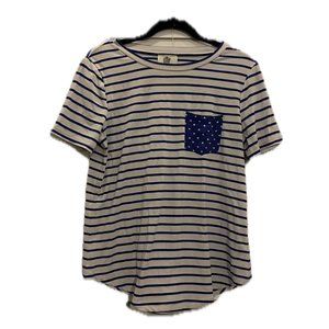 Lili's Closet Pocket Tee